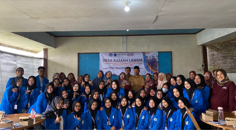 Serah Terima Mahasiswa UNIMUS untuk Program Desa Ramah Lansia di Banyuroto