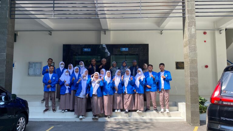 Penyerahan Mahasiswa S1 Ilmu Keperawatan UNIMUS ke Universitas Muhammadiyah Surakarta dalam Program MBKM
